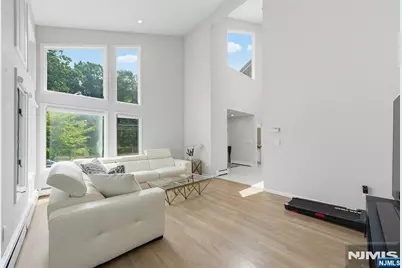 15 Hudson Terrace, Englewood Cliffs, NJ 07632 - Photo 1