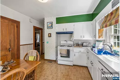 32 Mulder Lane, Midland Park, NJ 07432 - Photo 11