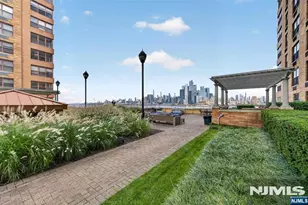 2 Constitution Ct 1008, Hoboken, NJ 07030 - Photo 15