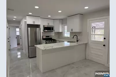 310 Passaic Avenue, Carlstadt, NJ 07072 - Photo 5