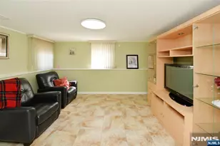16-35 Raymond St, Fair Lawn, NJ 07410 - Photo 9