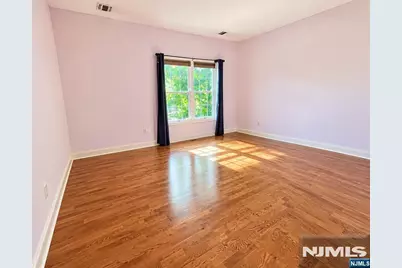 2113 Windsor Park Court 75 #75, Englewood, NJ 07631 - Photo 9