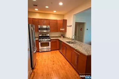 2113 Windsor Park Court 75 #75, Englewood, NJ 07631 - Photo 3