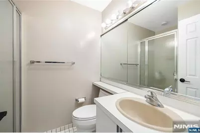 300 Gorge 8 #8, Cliffside Park, NJ 07010 - Photo 15