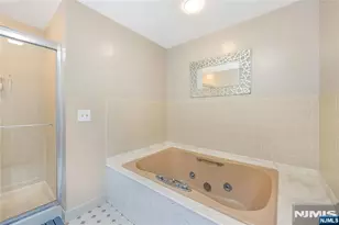 300 Gorge 8, Cliffside Park, NJ 07010 - Photo 19