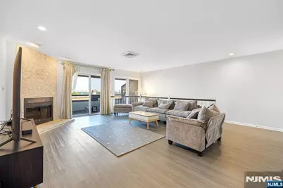 300 Gorge 8 #8, Cliffside Park, NJ 07010 - Photo 3