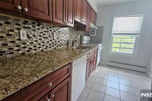 1628 Valley Street 2C, Fort Lee, NJ 07024 - Photo 3