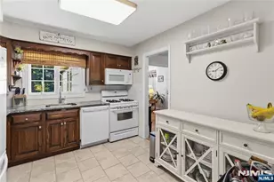 27 Salem Dr, Hanover Township, NJ 07981 - Photo 11