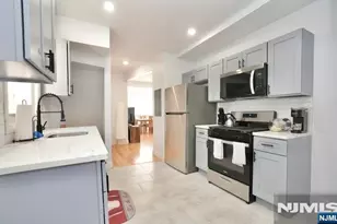 189 Summit Cross, Rutherford, NJ 07070 - Photo 5