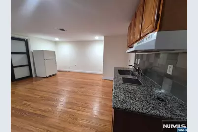 18 E Oakdene Avenue A #A, Palisades Park, NJ 07650 - Photo 5