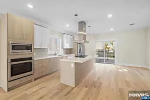 386 Lincoln Ave, Cliffside Park, NJ 07010 - Photo 7