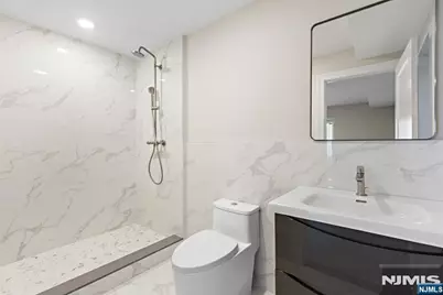 386 Lincoln Avenue, Cliffside Park, NJ 07010 - Photo 29
