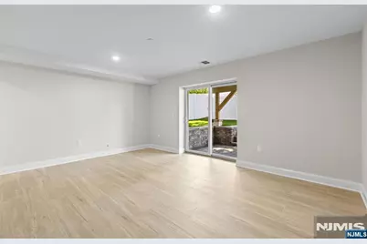 386 Lincoln Avenue, Cliffside Park, NJ 07010 - Photo 27