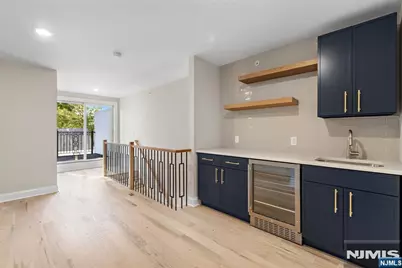 386 Lincoln Avenue, Cliffside Park, NJ 07010 - Photo 23