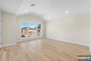 386 Lincoln Ave, Cliffside Park, NJ 07010 - Photo 13