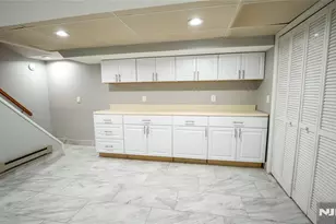 225 Hillside Ave, Allendale, NJ 07401 - Photo 17