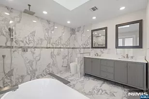 384 Lincoln Ave, Cliffside Park, NJ 07010 - Photo 17