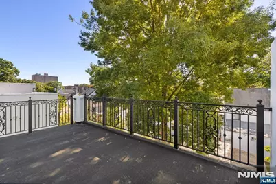 384 Lincoln Avenue, Cliffside Park, NJ 07010 - Photo 25