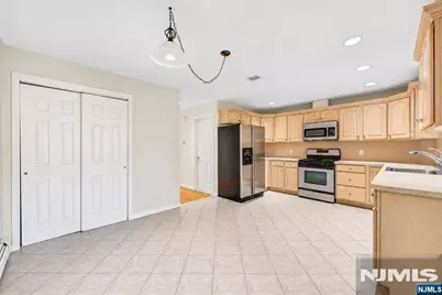 393 Washington Avenue B #B, Cliffside Park, NJ 07010 - Photo 19