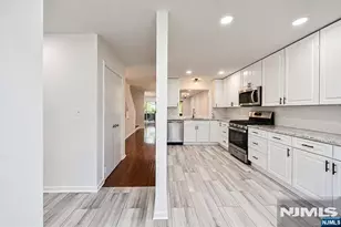 92 Meadowview Ct, Leonia, NJ 07605 - Photo 11
