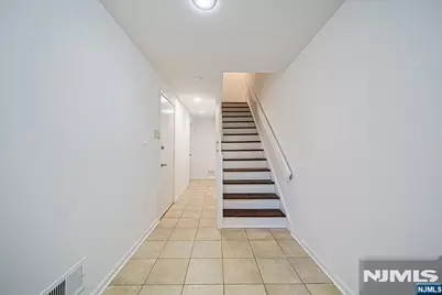 92 Meadowview Court, Leonia, NJ 07605 - Photo 3