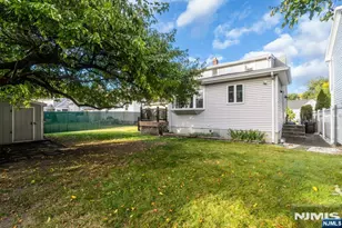 23 Schlosser Dr, Rochelle Park Township, NJ 07662 - Photo 5