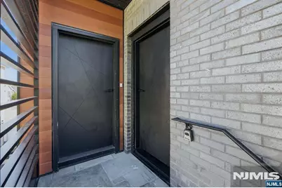 428 Peshine Avenue, Newark, NJ 07112 - Photo 3
