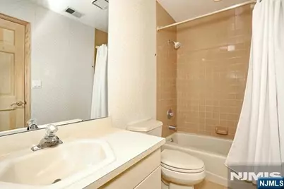 255 Westervelt Lane, Mahwah, NJ 07430 - Photo 25