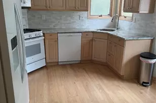 255 Westervelt Ln, Mahwah, NJ 07430 - Photo 5