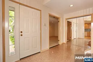 255 Westervelt Ln, Mahwah, NJ 07430 - Photo 9