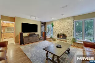 17 Chandler Dr, Wayne, NJ 07470 - Photo 9