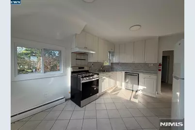 314 Grand 2F #2F, Leonia, NJ 07605 - Photo 3