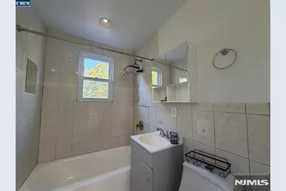 314 Grand 2F #2F, Leonia, NJ 07605 - Photo 11