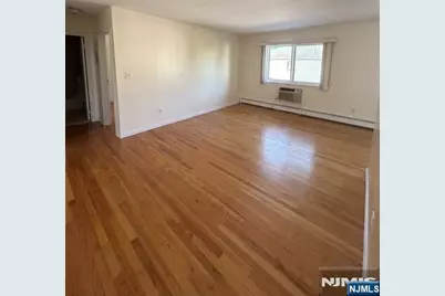 423 Walker Street C6 #C6, Fairview, NJ 07022 - Photo 3