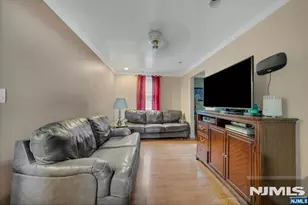 131 Steuben St, East Orange, NJ 07018 - Photo 5