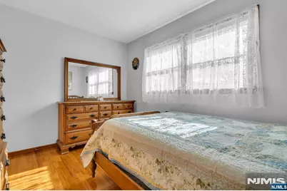 68 Thanksgiving Lane, Clifton, NJ 07013 - Photo 15