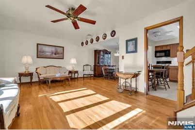 68 Thanksgiving Lane, Clifton, NJ 07013 - Photo 11