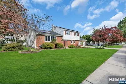 68 Thanksgiving Lane, Clifton, NJ 07013 - Photo 9