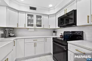 569 Windsor Dr, Palisades Park, NJ 07650 - Photo 13
