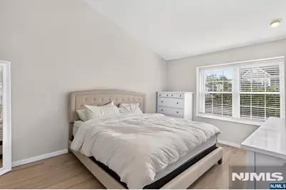 569 Windsor Drive, Palisades Park, NJ 07650 - Photo 17