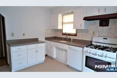707 5th Street, Carlstadt, NJ 07072 - Photo 3
