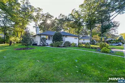 22-20 Radburn Road, Fair Lawn, NJ 07410 - Photo 31