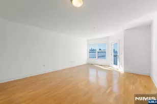 116 The Promenade, Edgewater, NJ 07020 - Photo 9