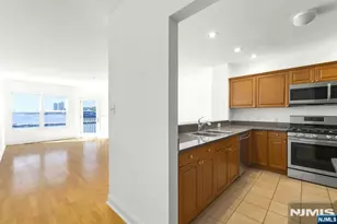 116 The Promenade, Edgewater, NJ 07020 - Photo 5