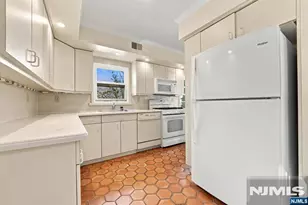 81 5th St, Cresskill, NJ 07626 - Photo 5