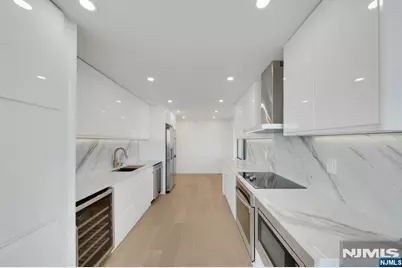 300 Winston 1009 #1009, Cliffside Park, NJ 07010 - Photo 7