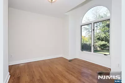 183 Farview Avenue, Paramus, NJ 07652 - Photo 21