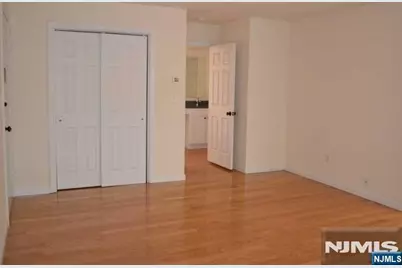 10A S Irving Street 10A #10A, Ridgewood, NJ 07450 - Photo 3