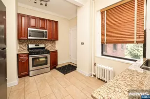 363-377 Mount Prospect 2Aw, Newark, NJ 07104 - Photo 13
