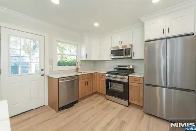 167 Pleasant Avenue, Bergenfield, NJ 07621 - Photo 9